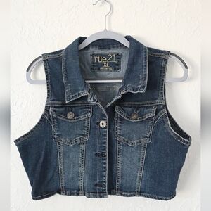 Rue 21 jean vest size XL like new